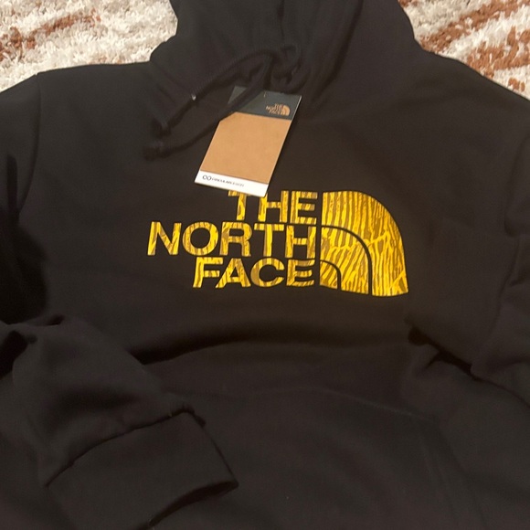 The North Face Men's Black Hoodie - Picture 1 of 7